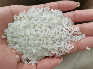 由尼龍制成的絲襪是怎樣受女性喜愛的,它的歷史又有哪些